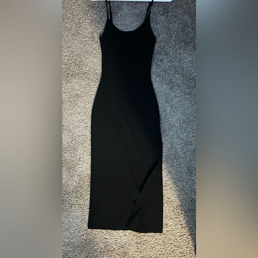 Black dress with leg cut 🖤